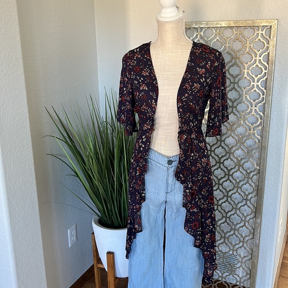 ADORABLE Sky and Sparrow High-low floral top. NWOT - Picture 5 of 5